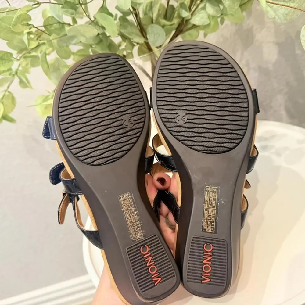 Vionic Radia Suede Wedge Sandal Blue Patent Leather Croc Like New Women's 8 Wide